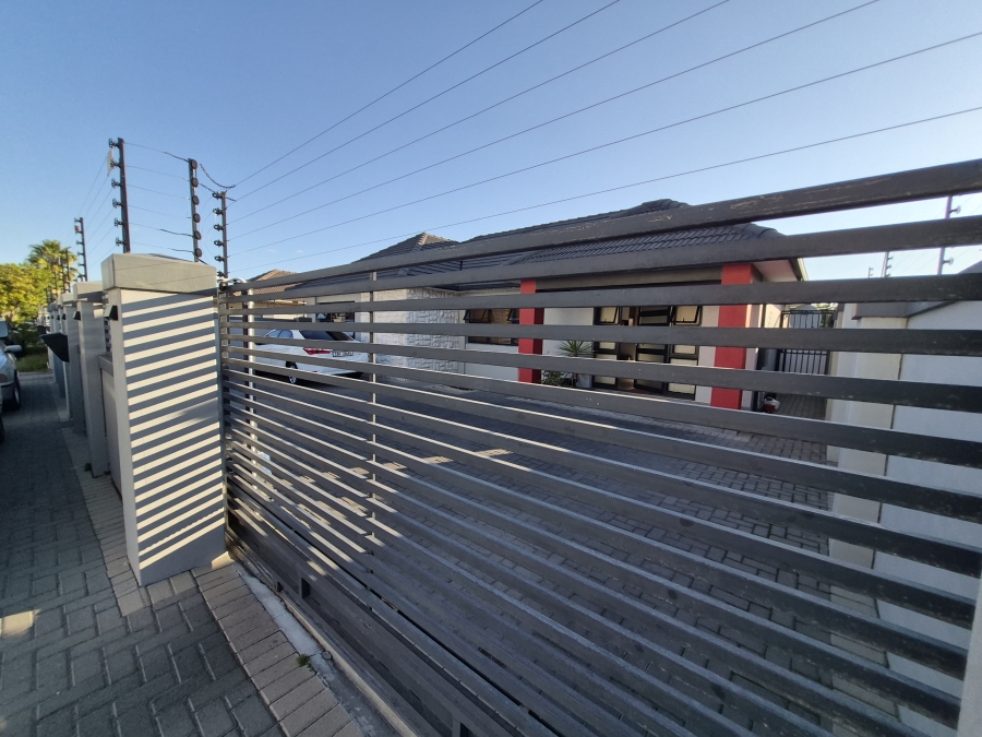 To Let 3 Bedroom Property for Rent in Penlyn Estate Western Cape